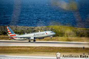 American Airlines - boeing 737 taking off from Curacao