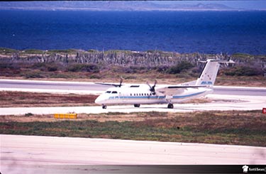 ALM Bombardier Dash 8 - getting ready to take off from HATO