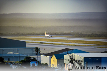 Avianca Airlines - A320 taking off from Curacao Airport