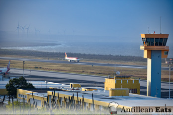 Avianca Airlines - A320 taking off from Curacao Airport