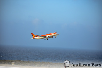 Avianca Airlines - A320 taking off from Curacao Airport