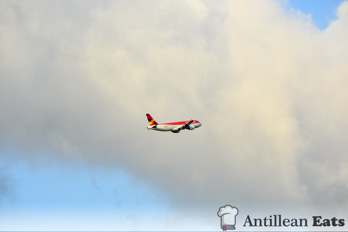 Avianca Airlines - A320 taking off from Curacao Airport