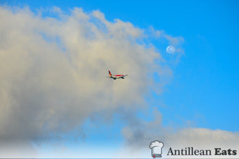 Avianca Airlines - A320 taking off from Curacao Airport