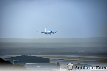 KLM - Boeing 747 approaching Curacao Airport