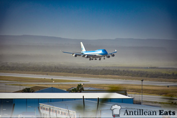 KLM - Boeing 747 approaching Curacao Airport