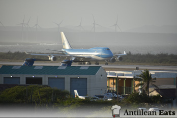 KLM - Boeing 747 landing at Curacao Airport