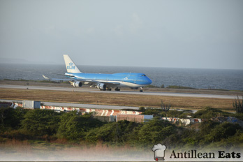 KLM - Boeing 747 taxiing at Curacao Airport