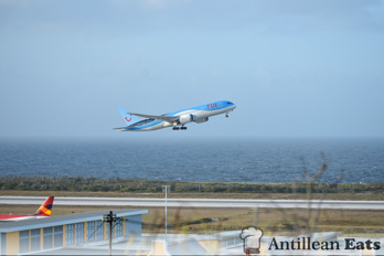 TUI Airlines - 767 taking off