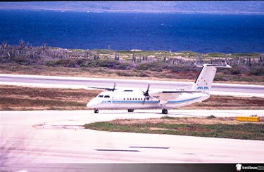 ALM Bombardier Dash 8 - getting ready to take off from Curacao International Airport